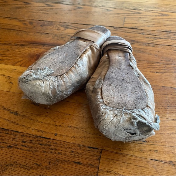 Capezio Shoes Used Pointe Shoes Poshmark